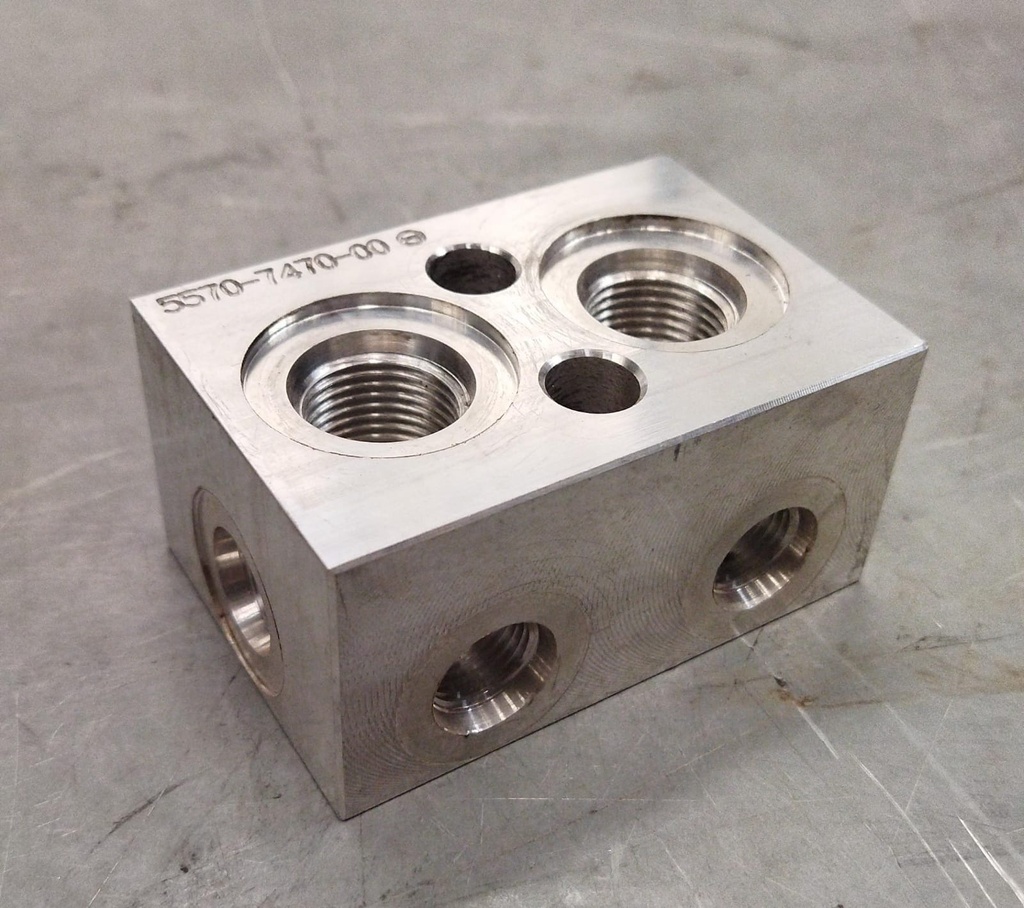 [3149970] JUNCTION BLOCK #5570-7470-00